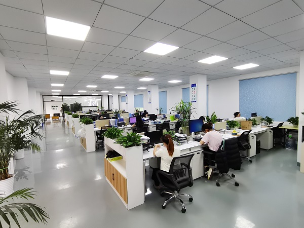 Type-C廠商在市場井噴中的挑戰與機遇：策略與展望