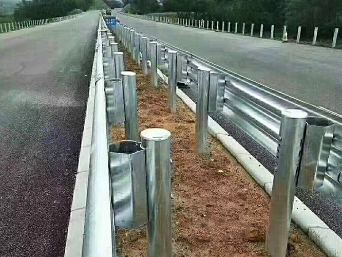 護欄板